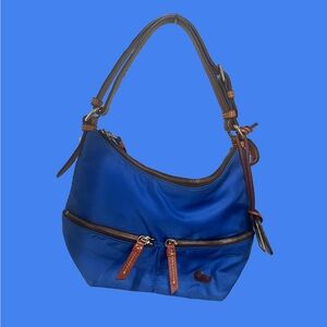 💙🦆Classic Dooney & Bourke Shoulder Bag🦆💙